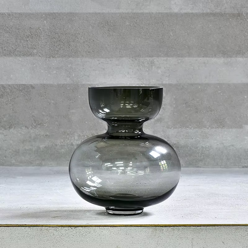 black galss vase