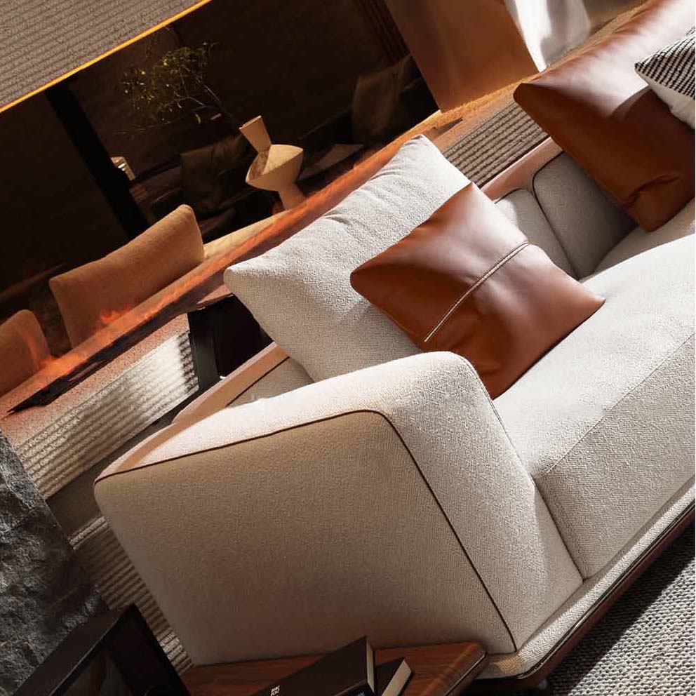 Canapé modulaire en cuir nubuck gris mate en design italien